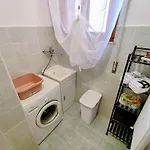 Casa Viviana Con Box Bici Moto Auto