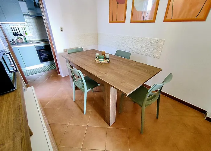 Casa Viviana Con Box Bici Moto Auto