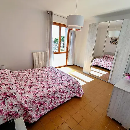Casa Viviana Con Box Bici Moto Auto Apartment Follonica