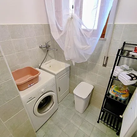 Casa Viviana Con Box Bici Moto Auto